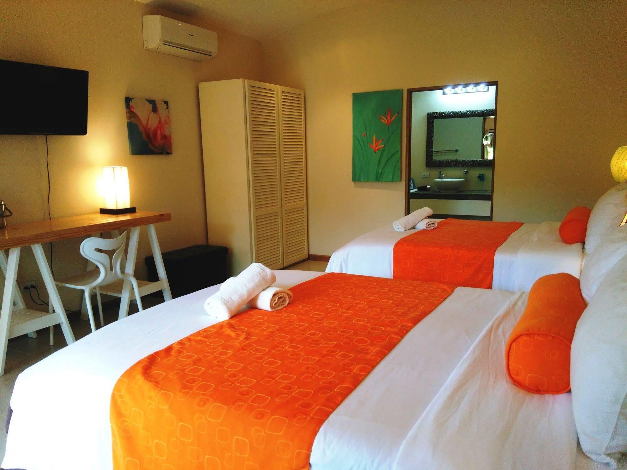 Hotel Pasatiempo Tamarindo Exterior foto